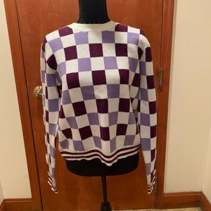 Ladies sweater, size medium